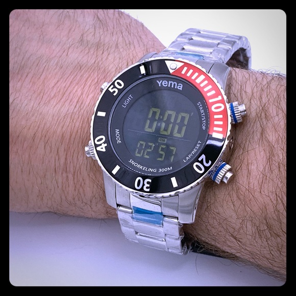 Men’s Digital Dive Watch - Yema Quartz Diver - Picture 2 of 6